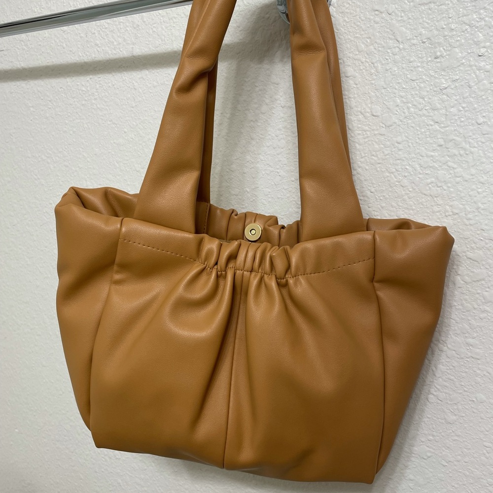 BROWN LEATHER TARGET PURSE